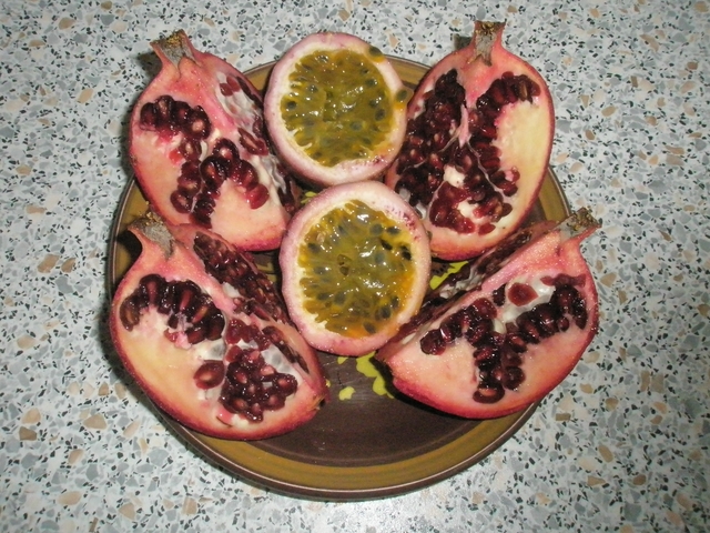 Grenade apple and passion fruit.JPG